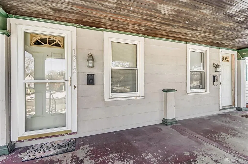 2 bed, 1200 sqft, $1,000 — Photo 2
