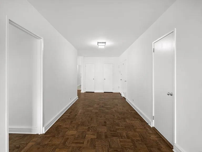 215 E 68th St #3L — Photo 7