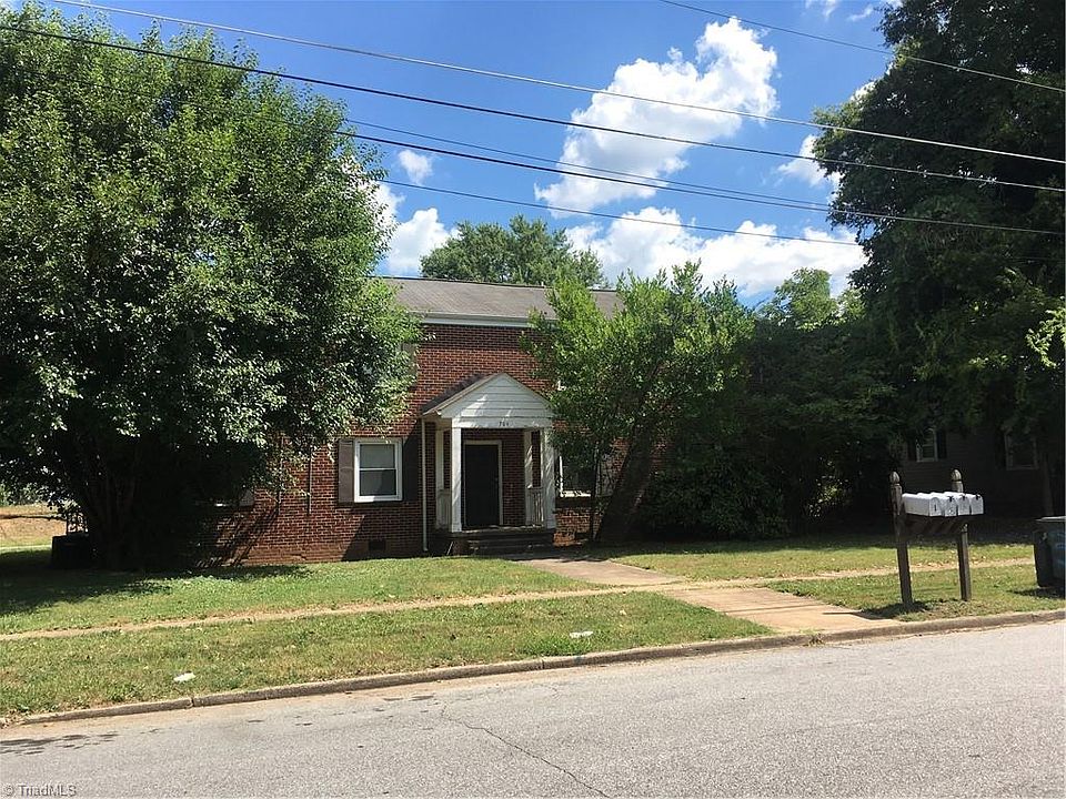 2nd image of 704 Taylor St