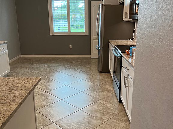 3rd image of 4163 Bluegrass Dr