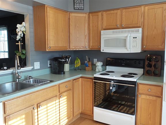 3rd image of 1171 Commercial Ct