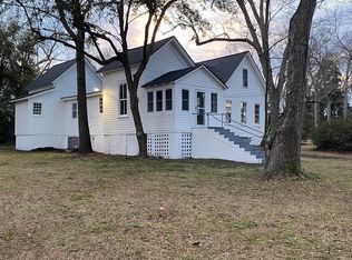 302 E South St, Manning, SC 29102