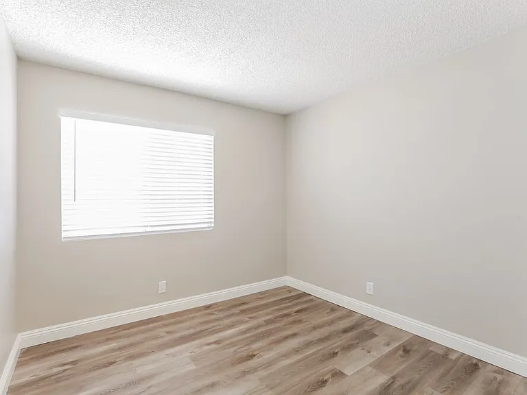 3145 Laurel Ave — Photo 13