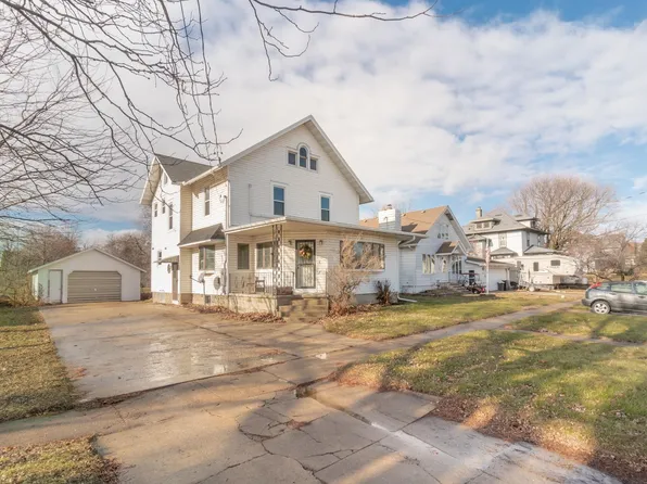 605 State St, Dysart, IA 52224