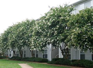1200 Pipers Cres APT 235, Virginia Beach, VA 23454