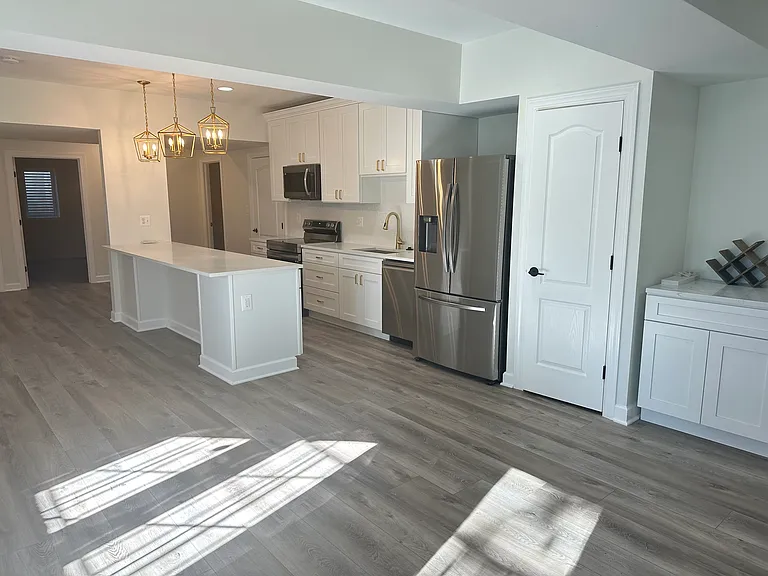 1710 Great Falls St — Photo 5