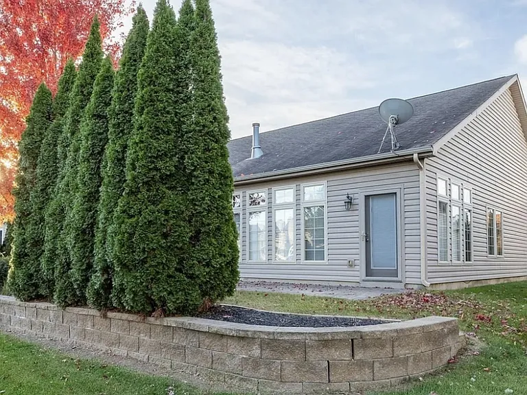 3332 Shrewsbury Dr — Photo 12