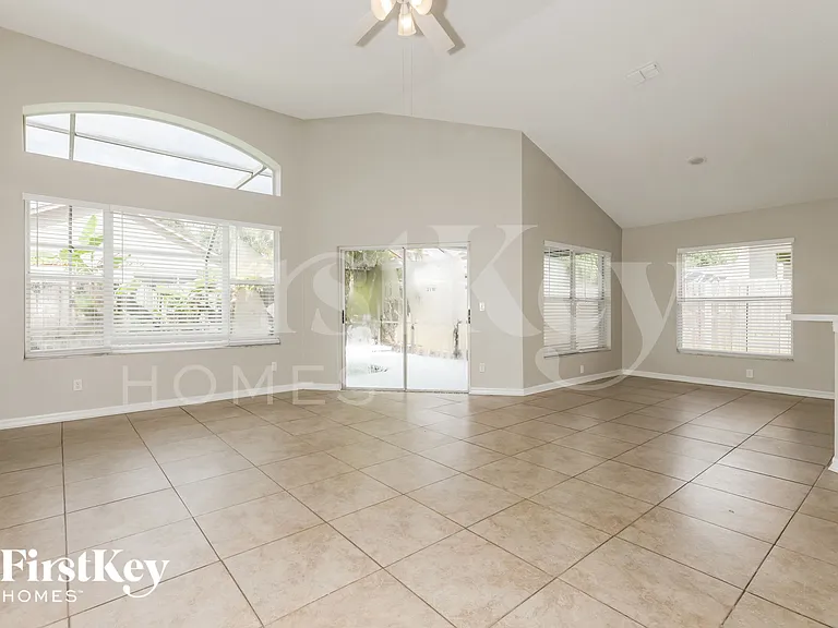 1403 Scotch Pine Dr — Photo 2