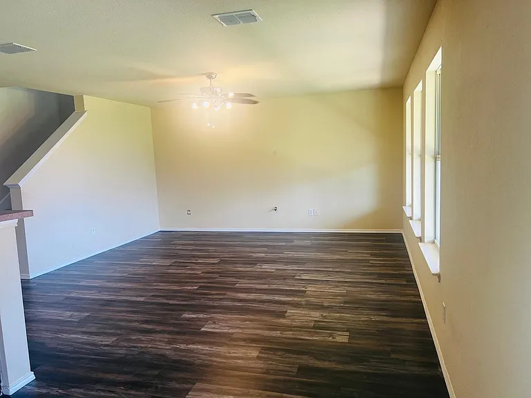 9200 Goldenview Dr — Photo 8
