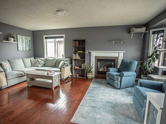 2nd image of 6 E Borealis Rd