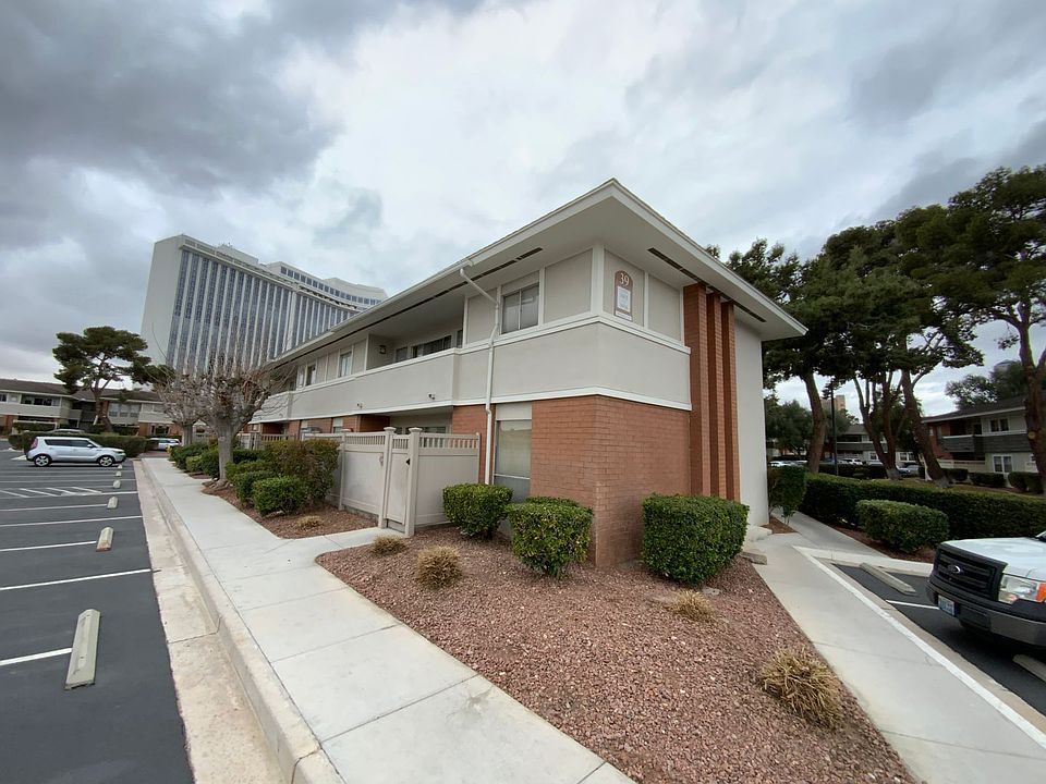 1st image of 639 Oakmont Ave Unit 3904