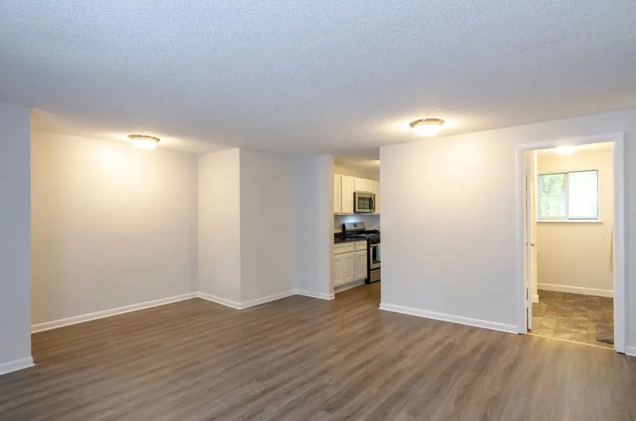Briar Knoll Apartments — Photo 4