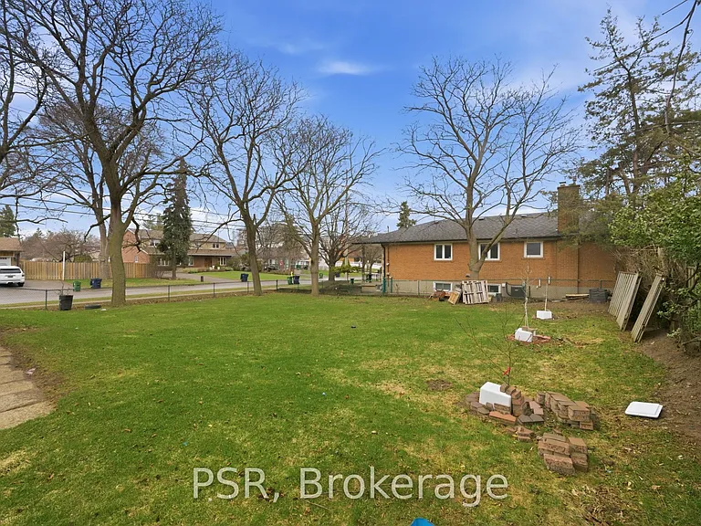 27 Kingsview Blvd #1 — Photo 21