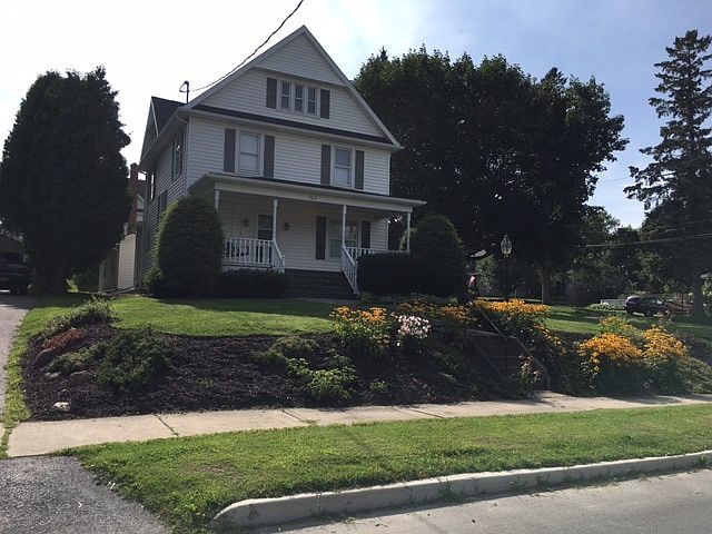 1st image of 154 Allen St