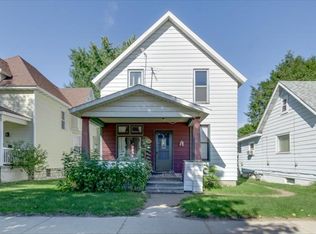 814 Terrace Ave, Marinette, WI 54143