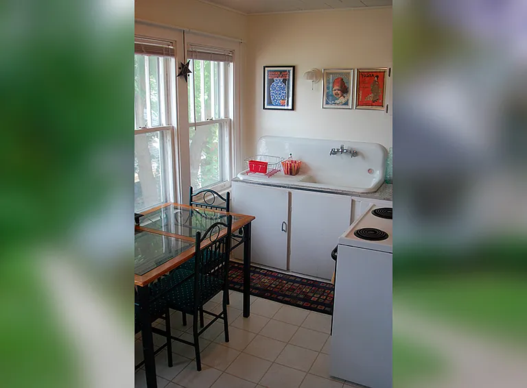 603 Knowles St #1 — Photo 4