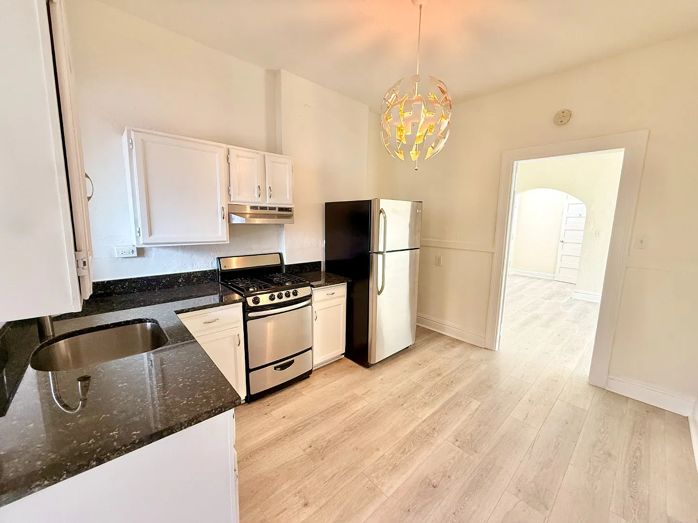 Gorgeous 1 Bed 1 Bath Denver Apartment in Capitol Hill! Available NOW! — Photo 2