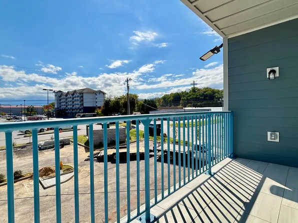 129 Sugarfoot Way #300, Pigeon Forge, TN 37863