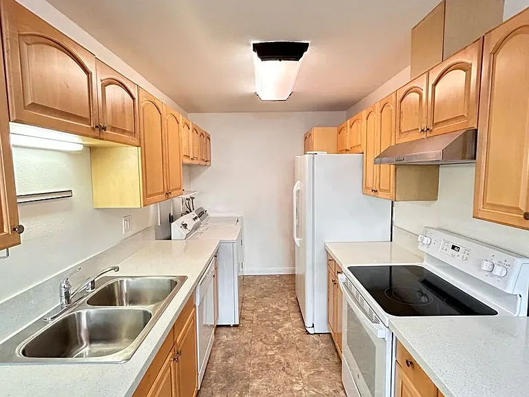 7863 Camino Tranquilo — Photo 6