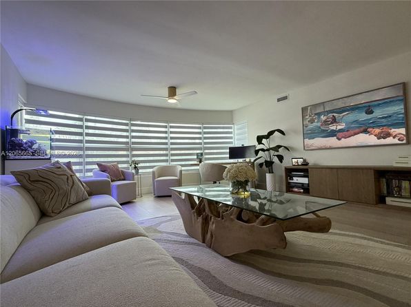 3111 NE 51st St APT 106C