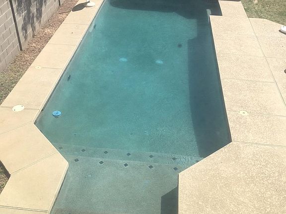 Huge play pool with water feature