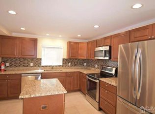 55 Hillside Ave, Sayreville, NJ 08872