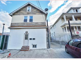 698 Henderson Ave, Staten Island, NY 10310