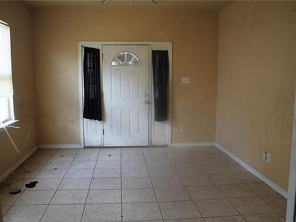4th image of 3400-02 Clematis St