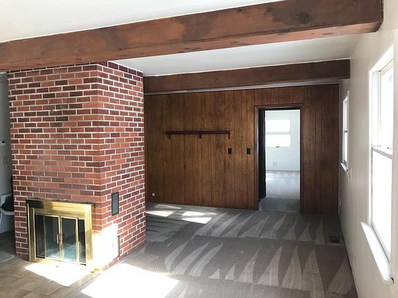 3rd image of 200 Hillcroft Dr