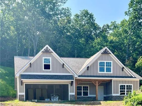 125 Franklin Elm Ct, Waleska, GA 30183