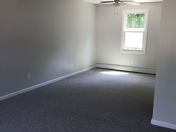 4th image of 16 Glen Dr