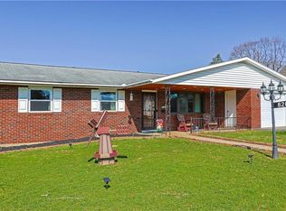 828 Detweiler Ave, Hellertown, PA 18055