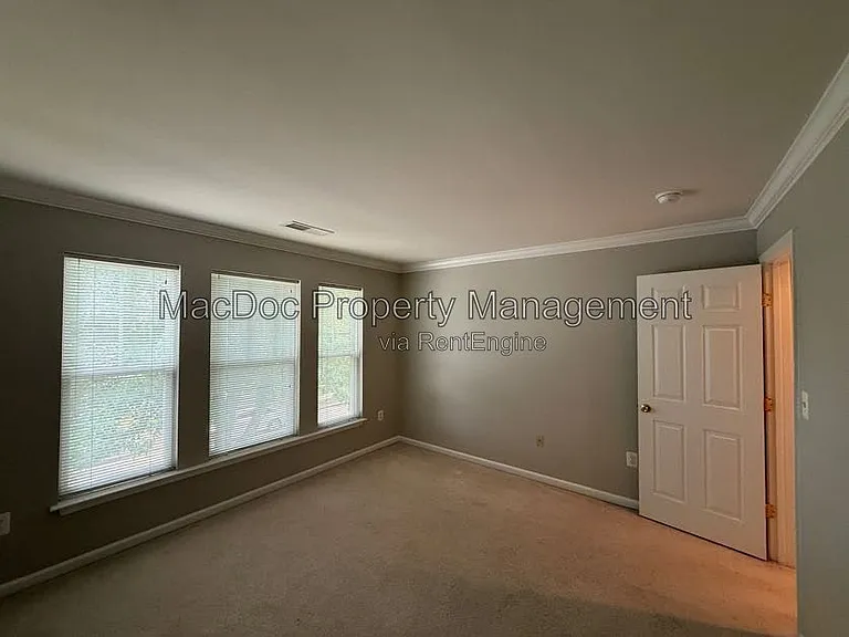1404 Graham Dr — Photo 69