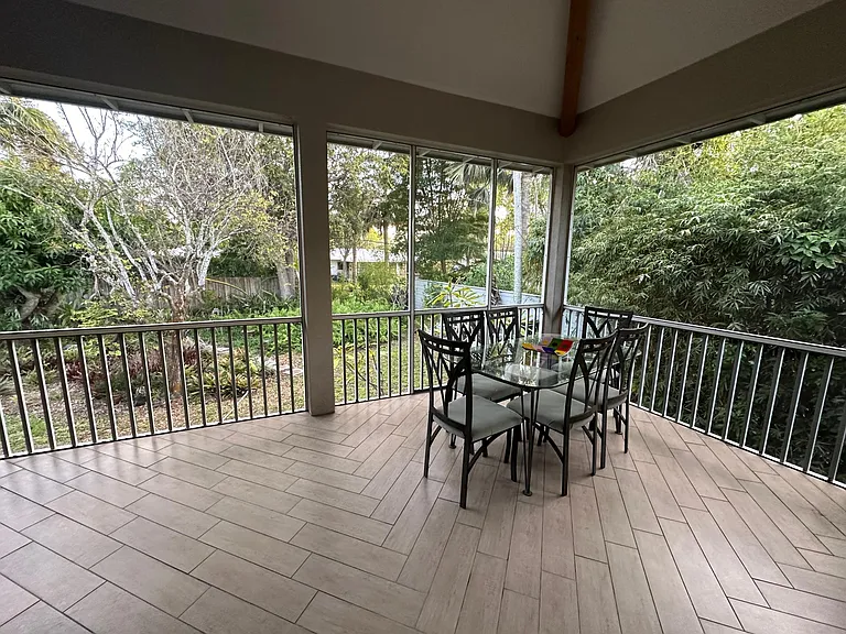 Outdoor patio with dinning table