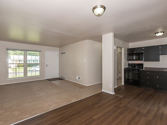 5th image of 75 Florissant Park Dr