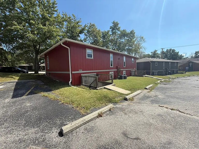 207 Wheaton Ct — Photo 30