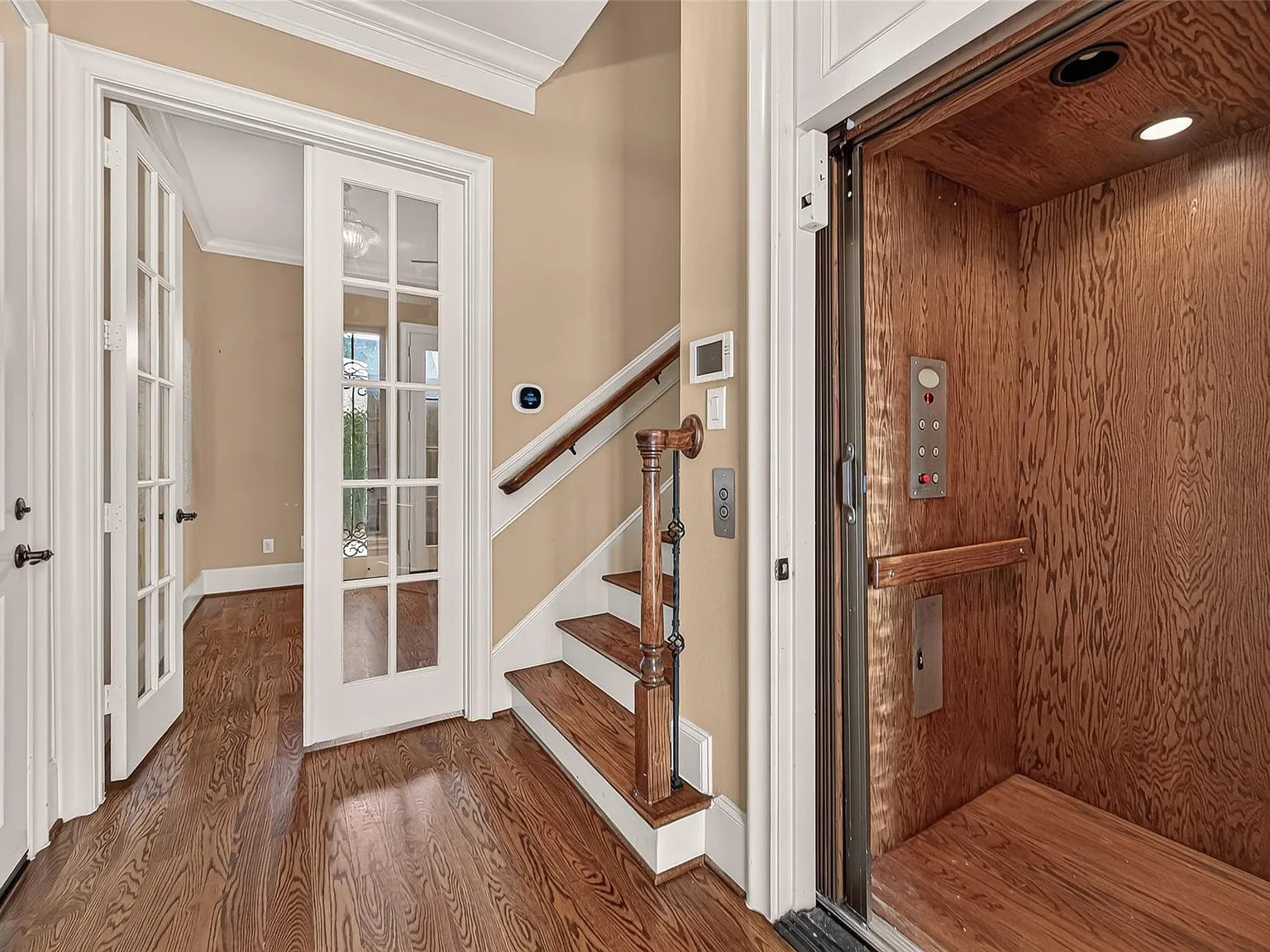 3 bed, 3.5 bath, 2921 sqft, $3,700 — Photo 1