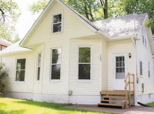 609 N 3rd St, Oskaloosa, IA 52577