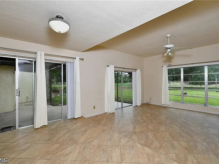 9 Park Lane Cir — Photo 6