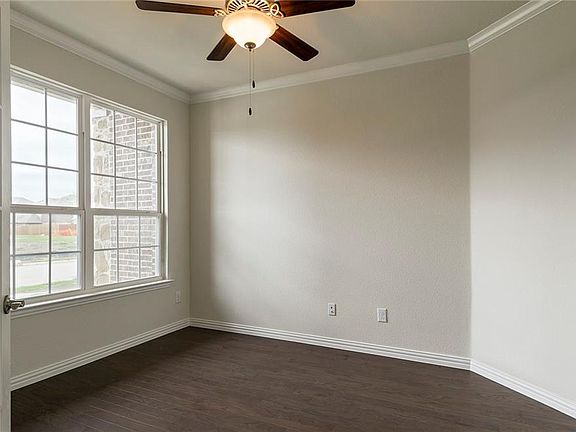 5th image of 2307 Bob Sandlin Ln