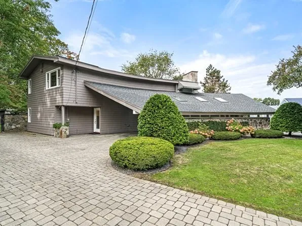 17 Trinity Rd, Winchester, MA 01890