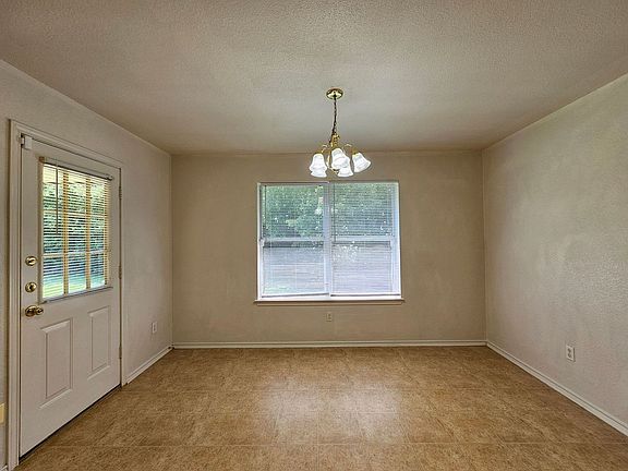 4th image of 4604 Ledgestone Dr