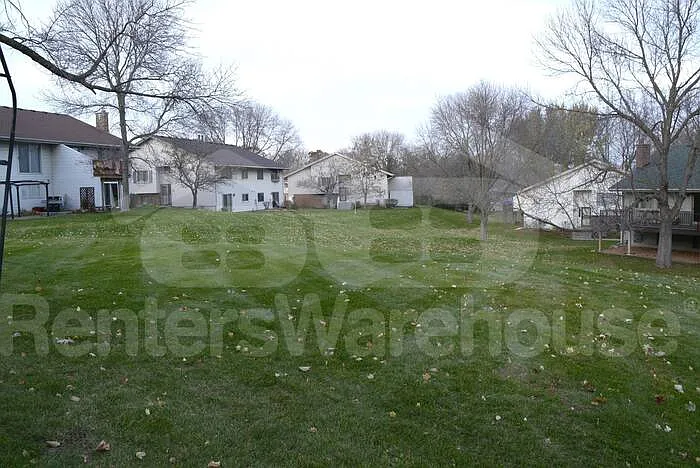 710 E 143rd St — Photo 23