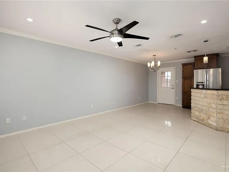 103 S 48th Ln #3 — Photo 6