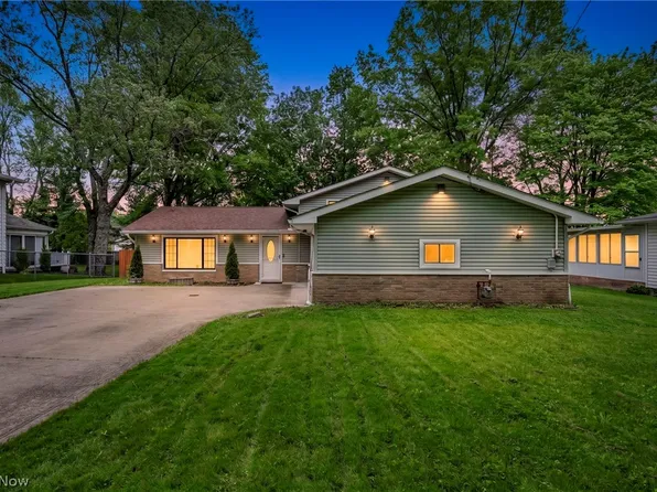 7647 McCreary Rd, Seven Hills, OH 44131