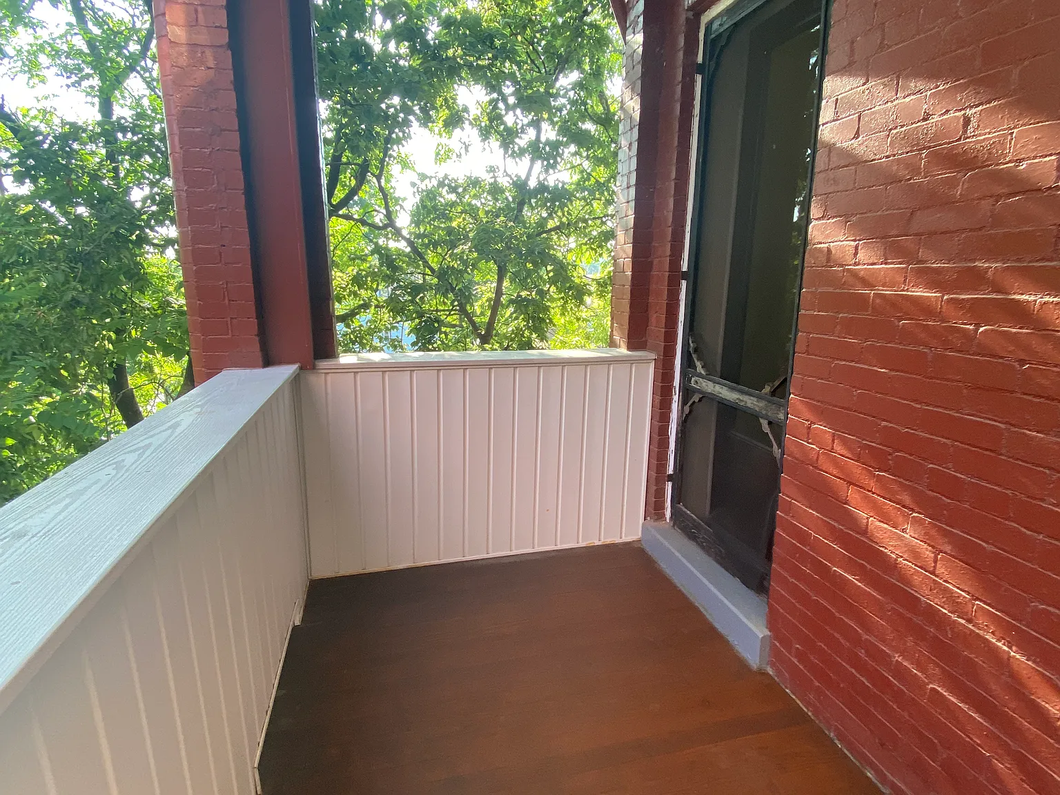 The Roslyn — Photo 2
