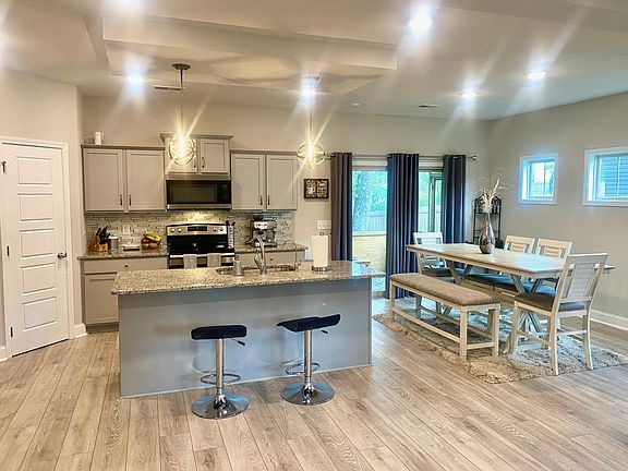 2nd image of 315 Crusaw Dr
