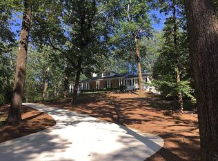 2979 Cherokee Rd, Mountain Brook, AL 35223