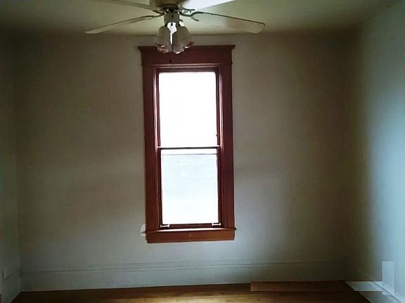 3rd image of 119 Smith Ave