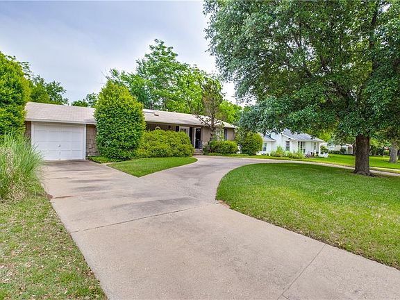 2nd image of 4009 Trail Lake Dr